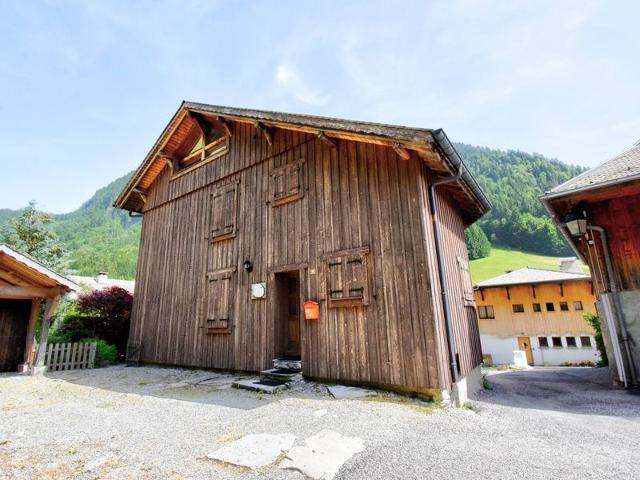 Chalet Savoyard Rénové à Morzine – Proche Centre et Navettes – Parfait pour 10 personnes FR-1-524-3 - Morzine