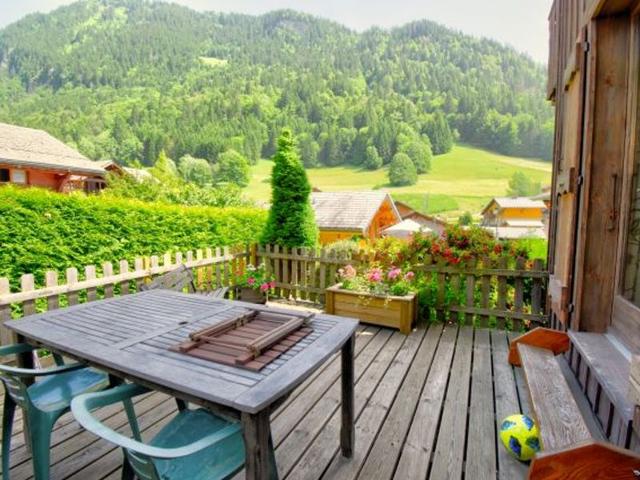 Chalet Savoyard Rénové à Morzine – Proche Centre et Navettes – Parfait pour 10 personnes FR-1-524-3 - Morzine