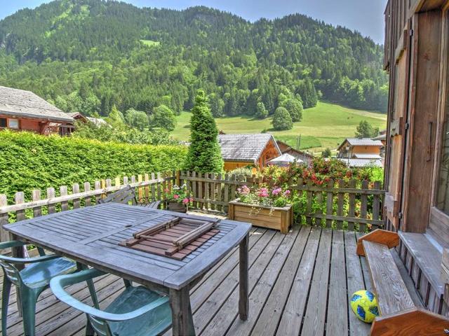 Chalet Savoyard Rénové à Morzine – Proche Centre et Navettes – Parfait pour 10 personnes FR-1-524-3 - Morzine