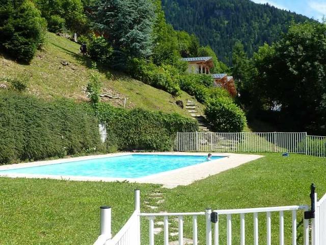 Charmant 2 pièces avec piscine et parking, proche des pistes à Morzine FR-1-524-75 - Morzine