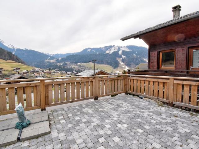 Chalet cosy à Morzine, proche navettes, avec garage, terrasse et équipements complets FR-1-524-13 - Morzine