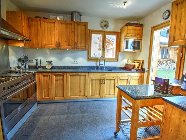 Chalet de luxe avec cheminée, terrasse, garage à Morzine FR-1-524-14 - Morzine