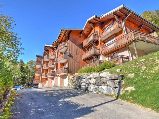 Appartement rénové au pied des pistes avec balcon et parking à Morzine FR-1-524-105 - Morzine