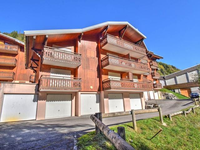 Appartement rénové au pied des pistes avec balcon et parking à Morzine FR-1-524-105 - Morzine