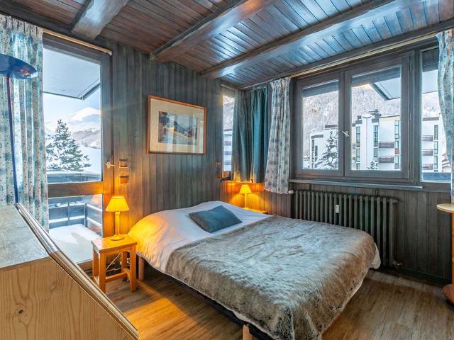 Appartement 4 pièces avec balcon, WiFi et parking couvert FR-1-694-38 - Val d’Isère Centre