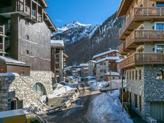 Appartement de prestige au pied des pistes avec wifi, parking couvert, et balcon exposé Est FR-1-694 - Val d’Isère Centre