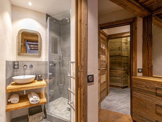 Appartement de Prestige avec Cheminée au Centre de Val-d'Isère, à Proximité des Pistes et Commerces FR-1-694-205 - Val d’Isère Centre