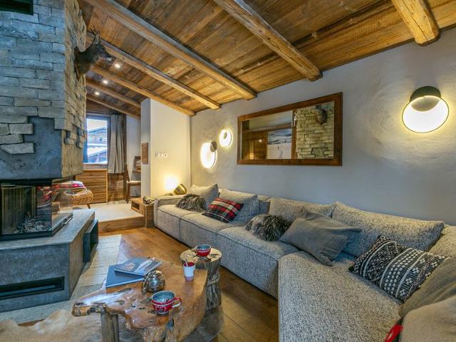 Appartement de Prestige avec Cheminée au Centre de Val-d'Isère, à Proximité des Pistes et Commerces FR-1-694-205 - Val d’Isère Centre