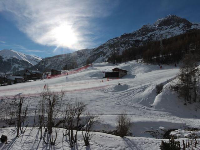 Appartement aux pieds des pistes avec balcon, WiFi et équipements modernes FR-1-694-160 - Val d’Isère La Daille