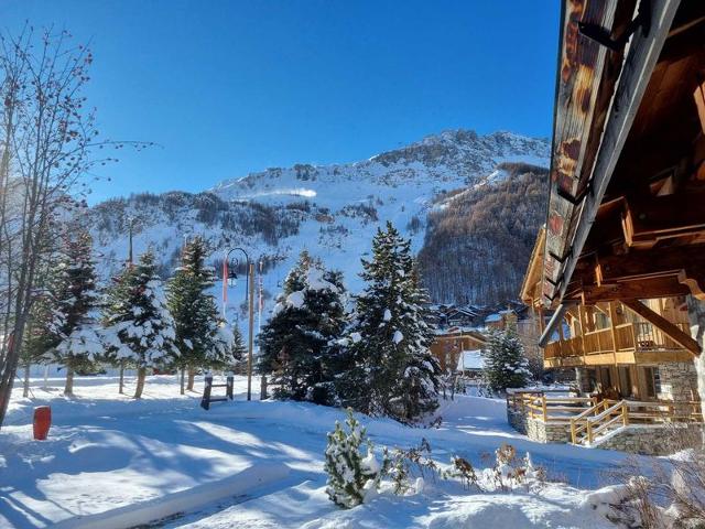 Confortable duplex ski aux pieds avec wifi, parking et vue sur pistes FR-1-694-122 - Val d’Isère Centre