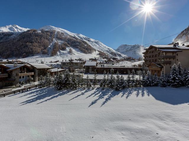 Triplex élégant proche des pistes avec parking FR-1-694-164 - Val d’Isère Centre