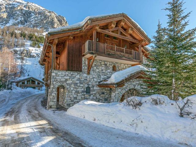 Chalet de Standing avec Cheminée et Sauna, Proche du Centre de Val-d'Isère FR-1-694-14 - Val d’Isère Centre