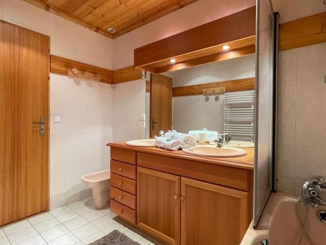 Appartement rustique avec cheminée, terrasse et garage à Val d'Isère FR-1-694-16 - Val d’Isère Le Châtelard