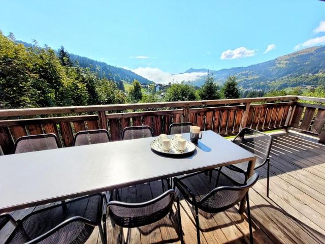 Grand chalet 6 chambres, proche pistes, cheminée, parking, 12 pers FR-1-598-176 - Les Gets