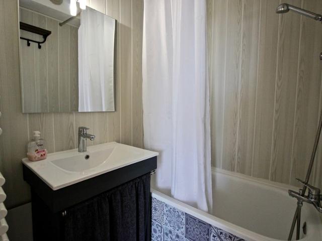 Studio cabine à Chamrousse avec balcon, pour 4 pers, cuisine équipée FR-1-340-284 - Chamrousse