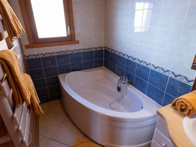 Chalet spacieux 10 pers. près pistes ski, parking privé FR-1-467-135 - Le Grand Bornand