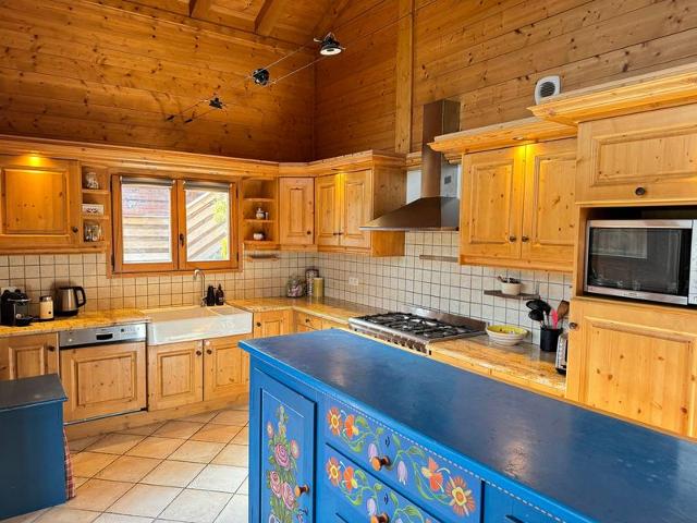 Chalet familial avec jacuzzi et cheminée près des pistes FR-1-623-363 - Les Gets