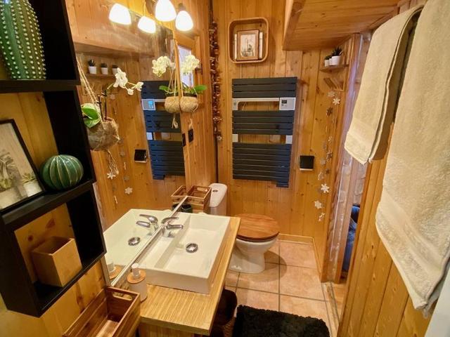 Chalet chaleureux avec jacuzzi, parking et Wi-Fi aux Angles FR-1-593-121 - Les Angles