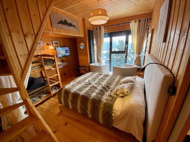 Chalet chaleureux avec jacuzzi, parking et Wi-Fi aux Angles FR-1-593-121 - Les Angles