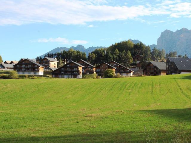 Appartement RDC 6 Pers. avec Piscine - Superbe Vue Montagne FR-1-162-416 - La Joue du Loup