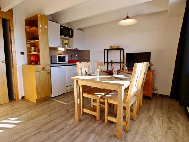 Studio cabine avec balcon, parking couvert, animaux non admis FR-1-340-122 - Chamrousse