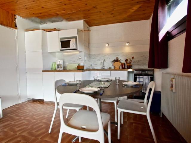 Charmant T2 lumineux avec balcon, 5 couchages, parking et équipements complets, Chamrousse 1650 FR-1 - Chamrousse